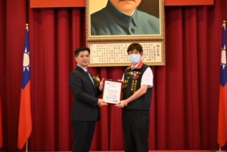 毅宜樹德捐贈健身裝備 策略聯盟強化海巡戰力