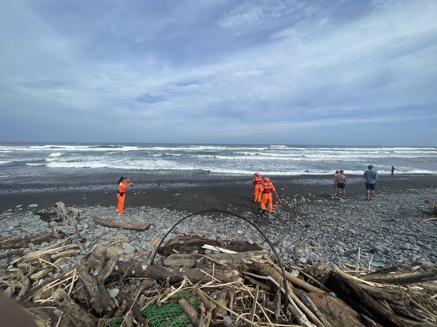 海巡人員至現場搜索