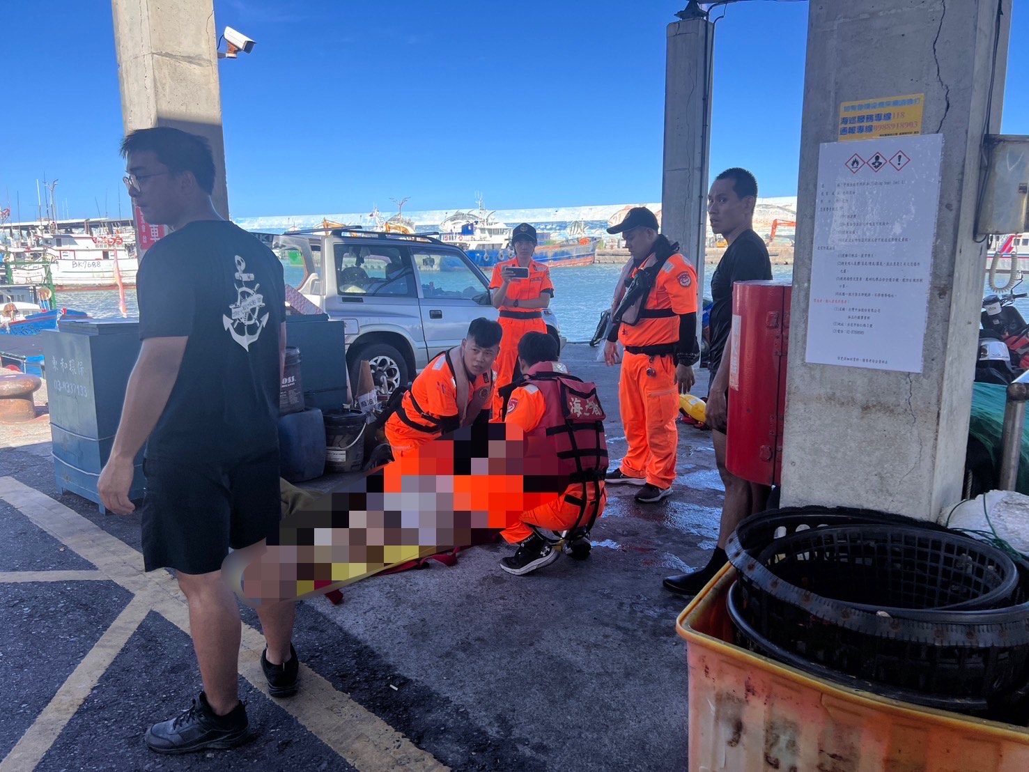  富岡漁港人車落海 海巡人員疾馳救援