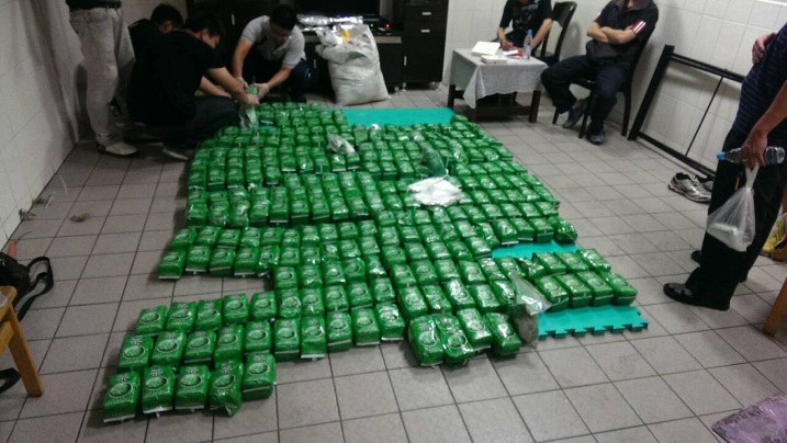 2013年3月14日，本署高雄第一查緝隊於於屏東縣萬巒鄉查獲製毒工廠並起出各級毒品合計36,191.37公克及製毒工具一批。