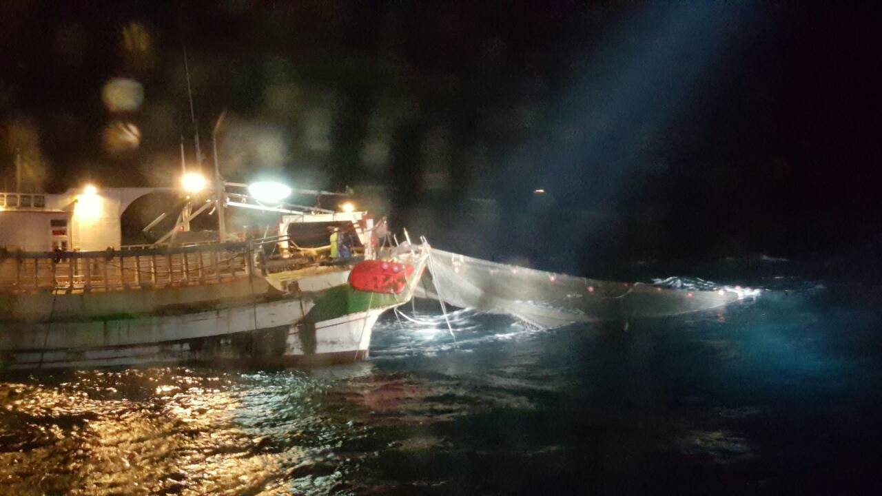 取締拖網捕漁船　漁業資源保護好