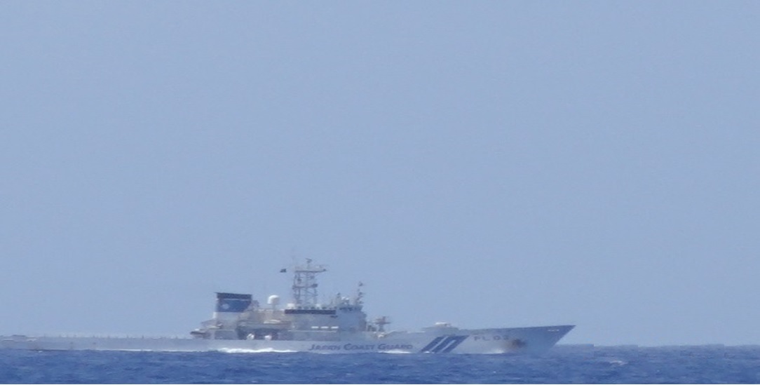 Fishing Protection were conducted in surrounding water of Okinotorishima ,No conflicts by Mutual restrainted.