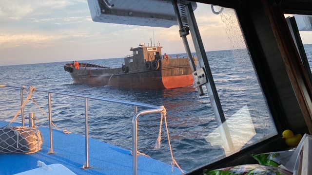 陸漁船苗栗外海越界 海巡雙艇押回4人法辦