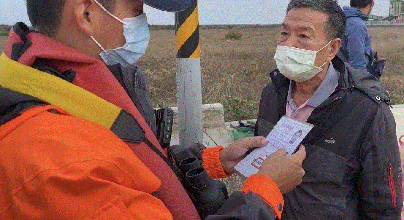 海巡救援擱淺漁船 船員全數平安獲救