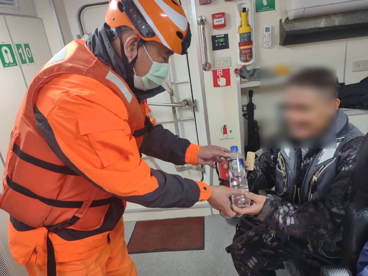 開工立即上工  保麗龍船翻覆陸海空聯合成功搜救