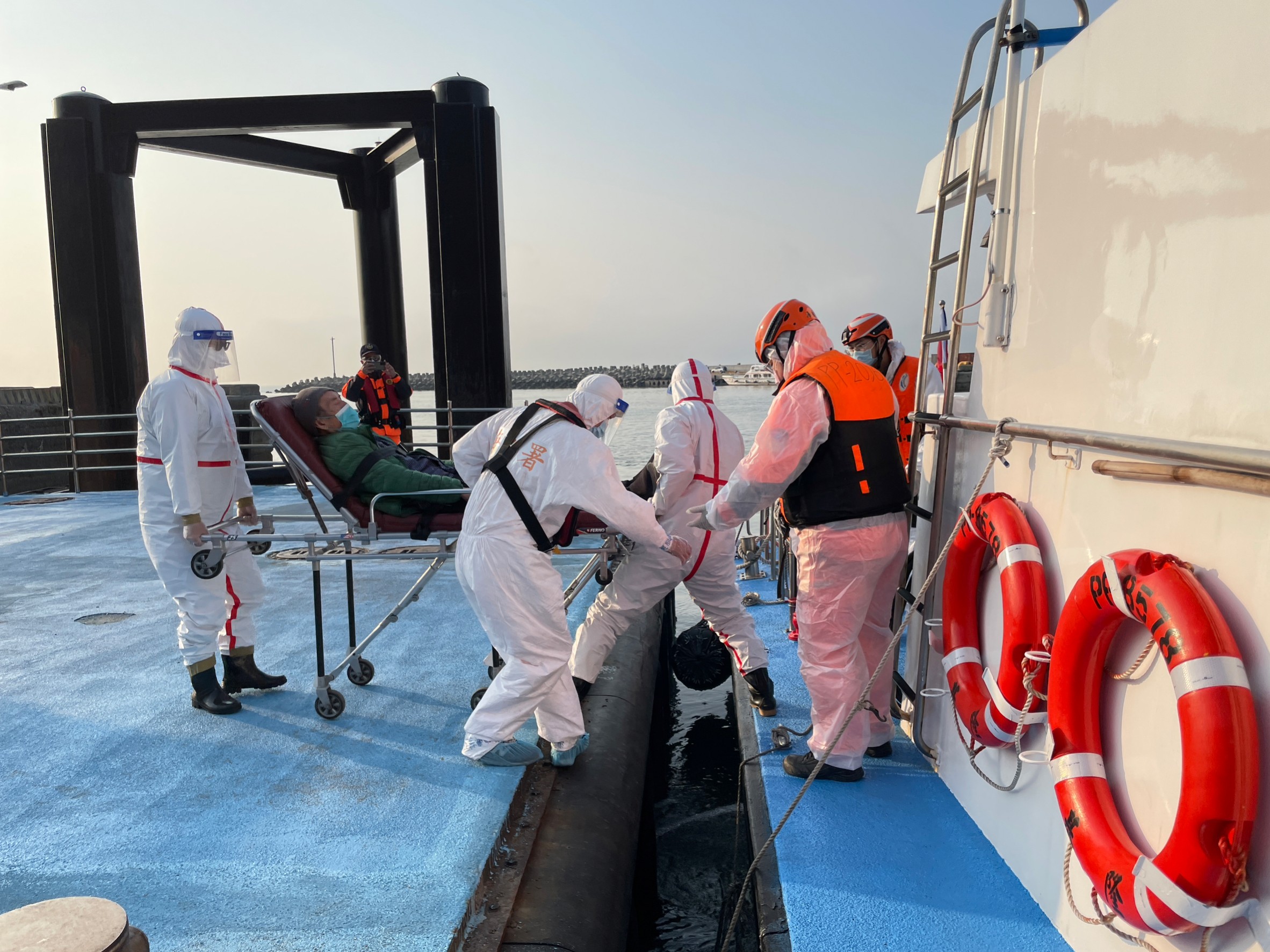 北竿鄉親身體不適  馬祖海巡島際後送伸援