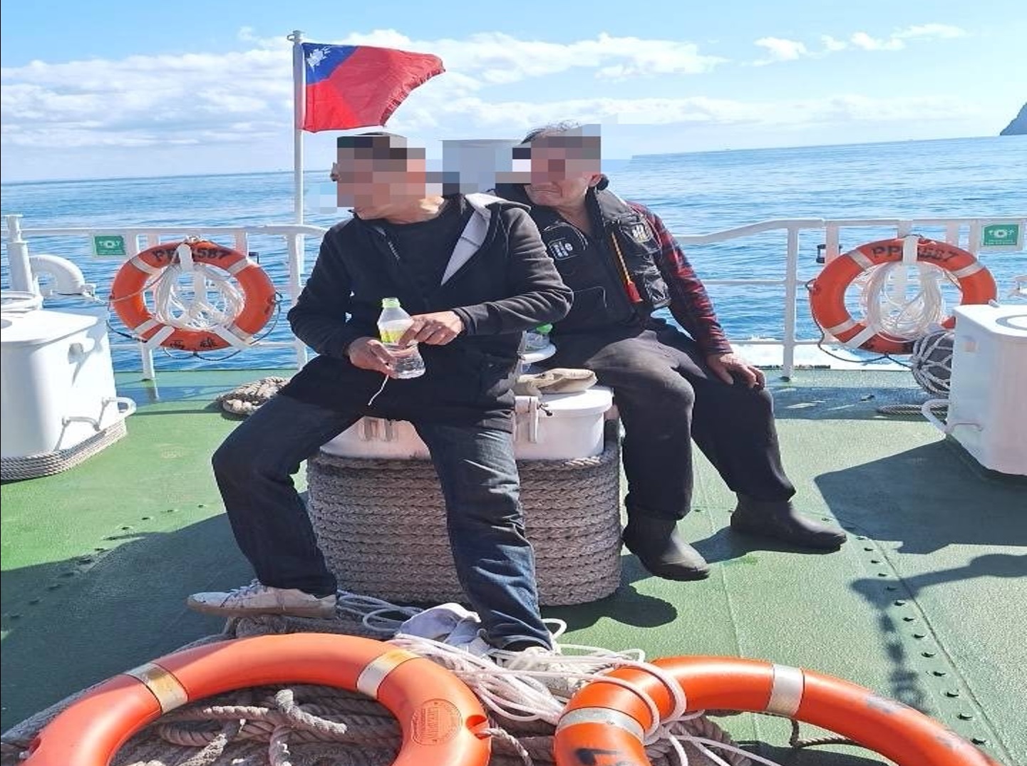 漁船失火求救 海巡火速馳援