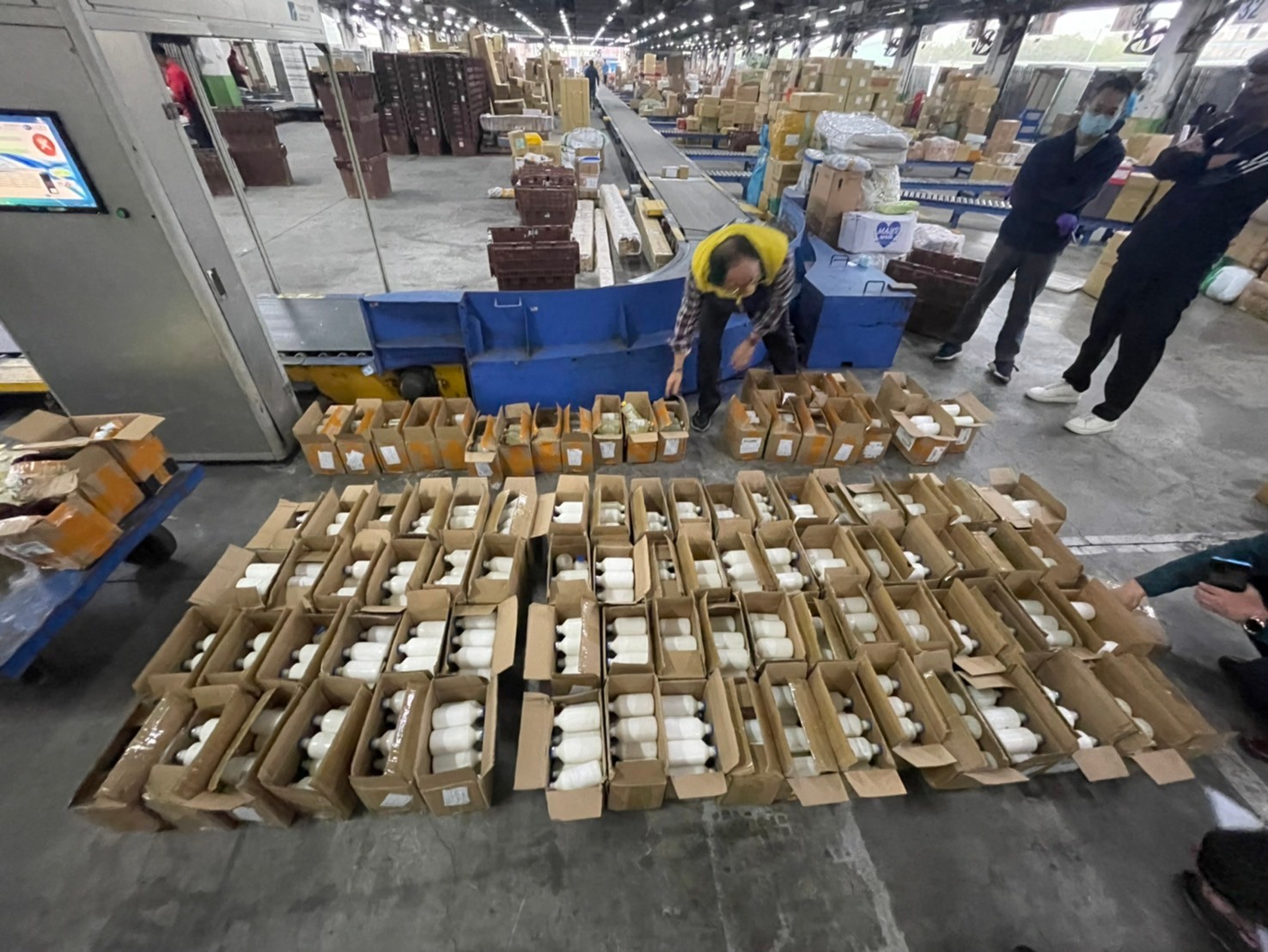 海巡緝獲千瓶非法動物疫苗，強化防疫守護食安