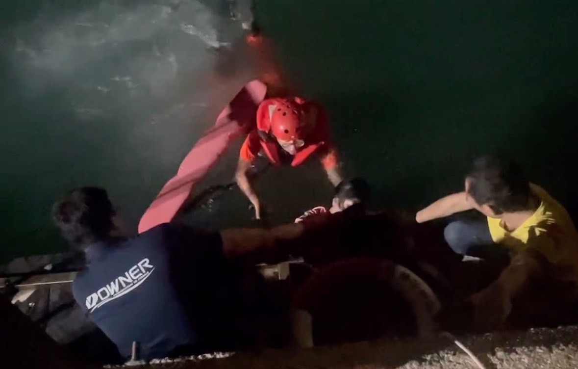 婦人不慎失足落水 海巡即刻救援成功
