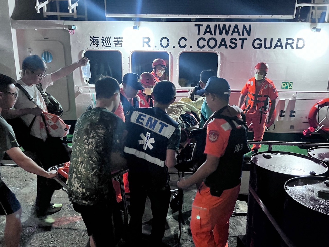 【東引鄉親敗血性休克 海巡馳援後送就醫】