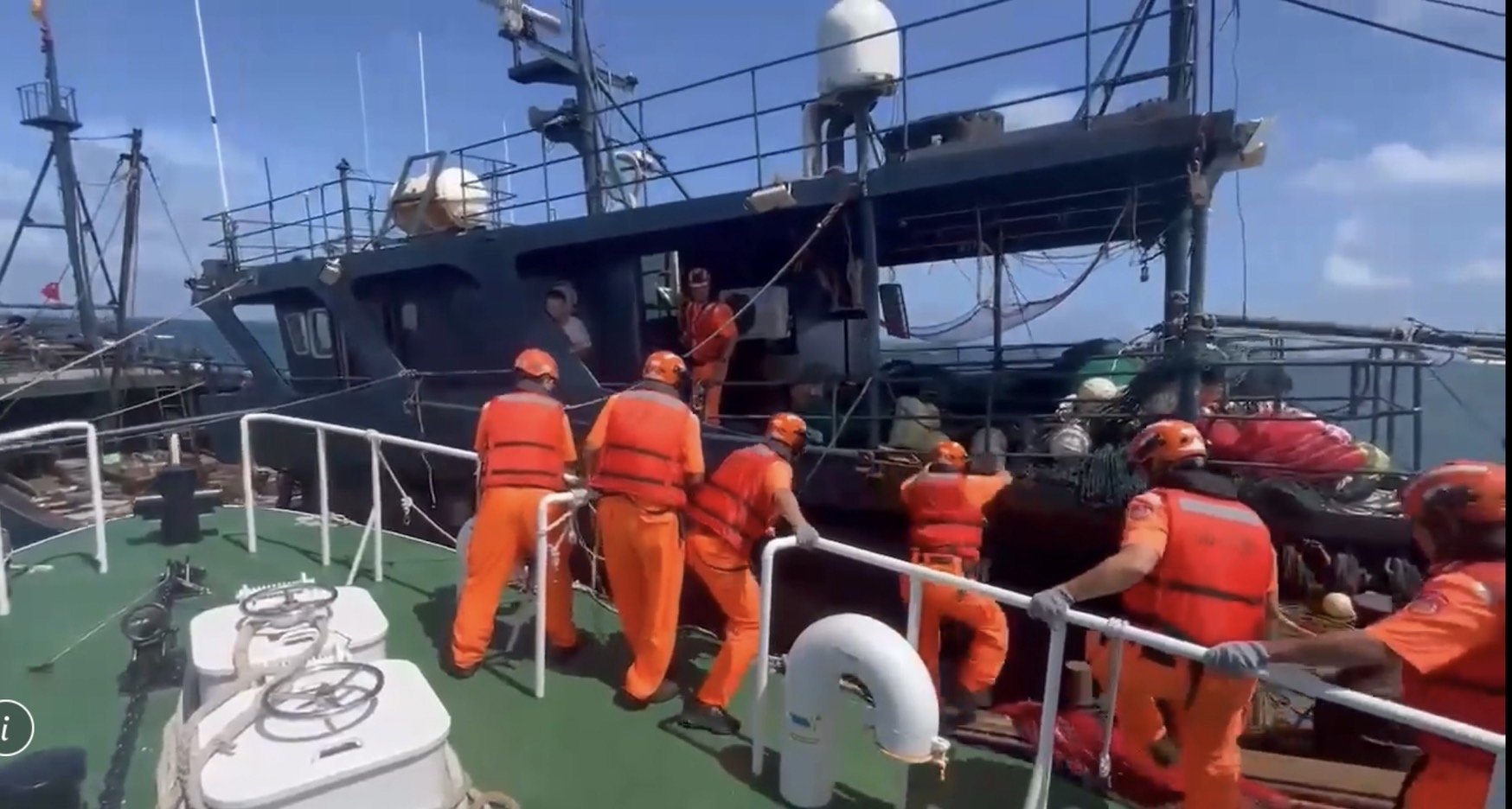 澎湖海巡淨空七美海域   登檢扣留塗抹船編之越界陸船1艘9人