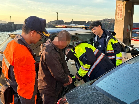 船長涉詐遭通緝 海巡查獲阻出海