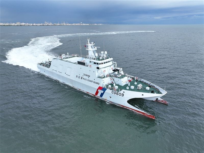 萬里艦（600噸級）