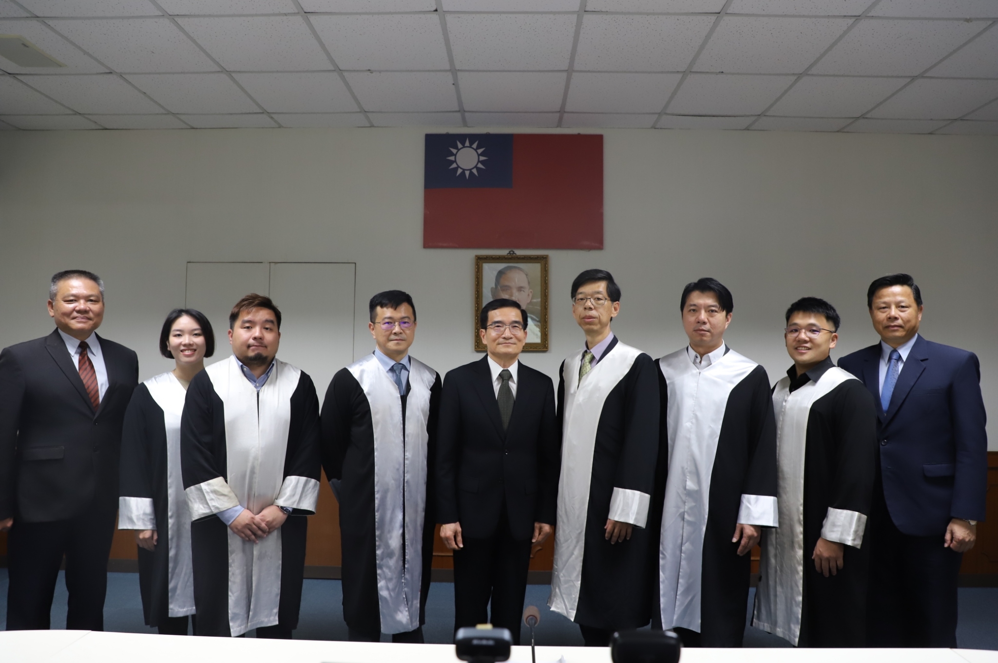 建立法律諮詢律師制度 全面提升執法專業性
