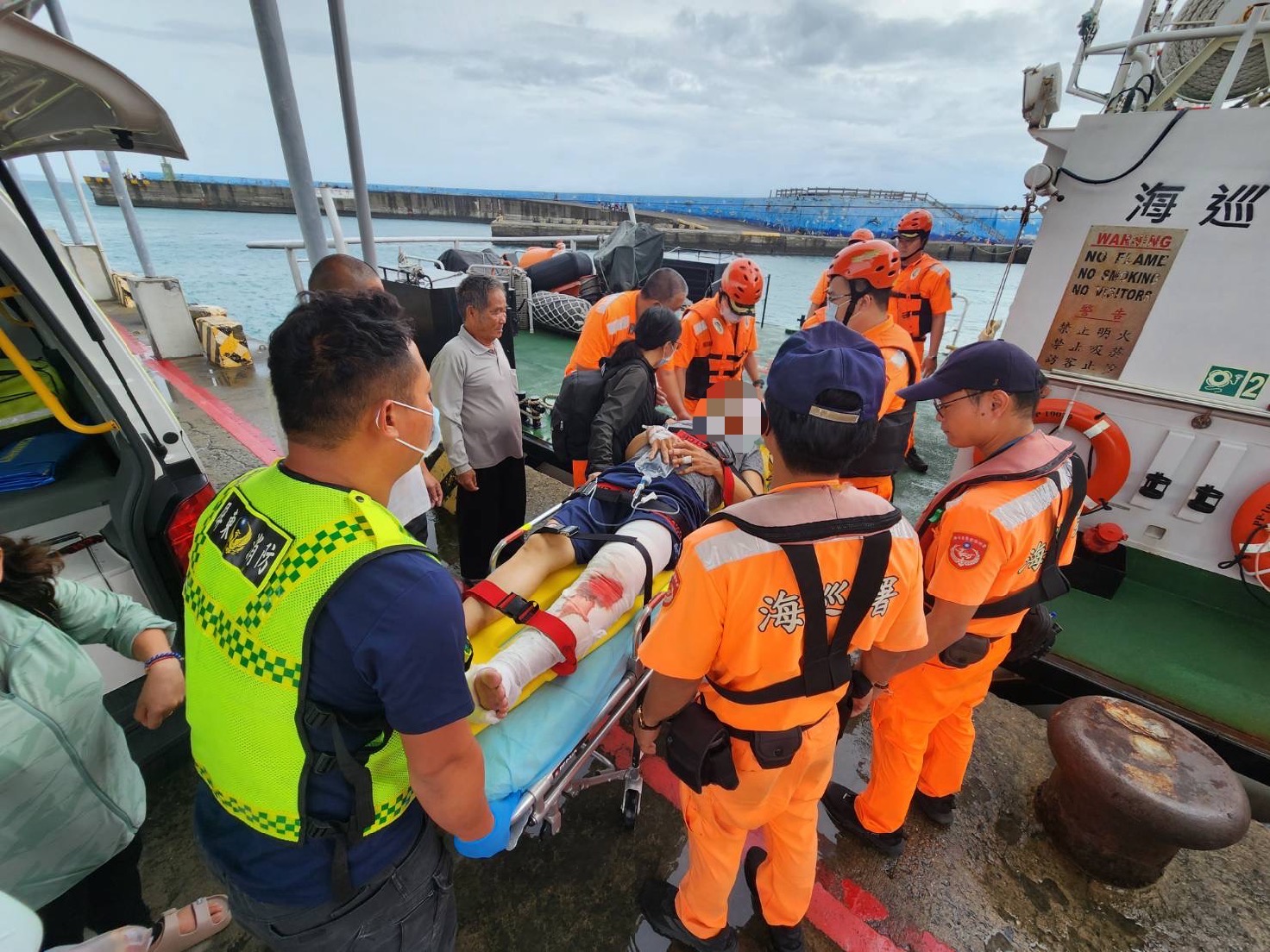 薇帕颱風剛遠離　海巡風雨無懼協助骨折民眾就醫