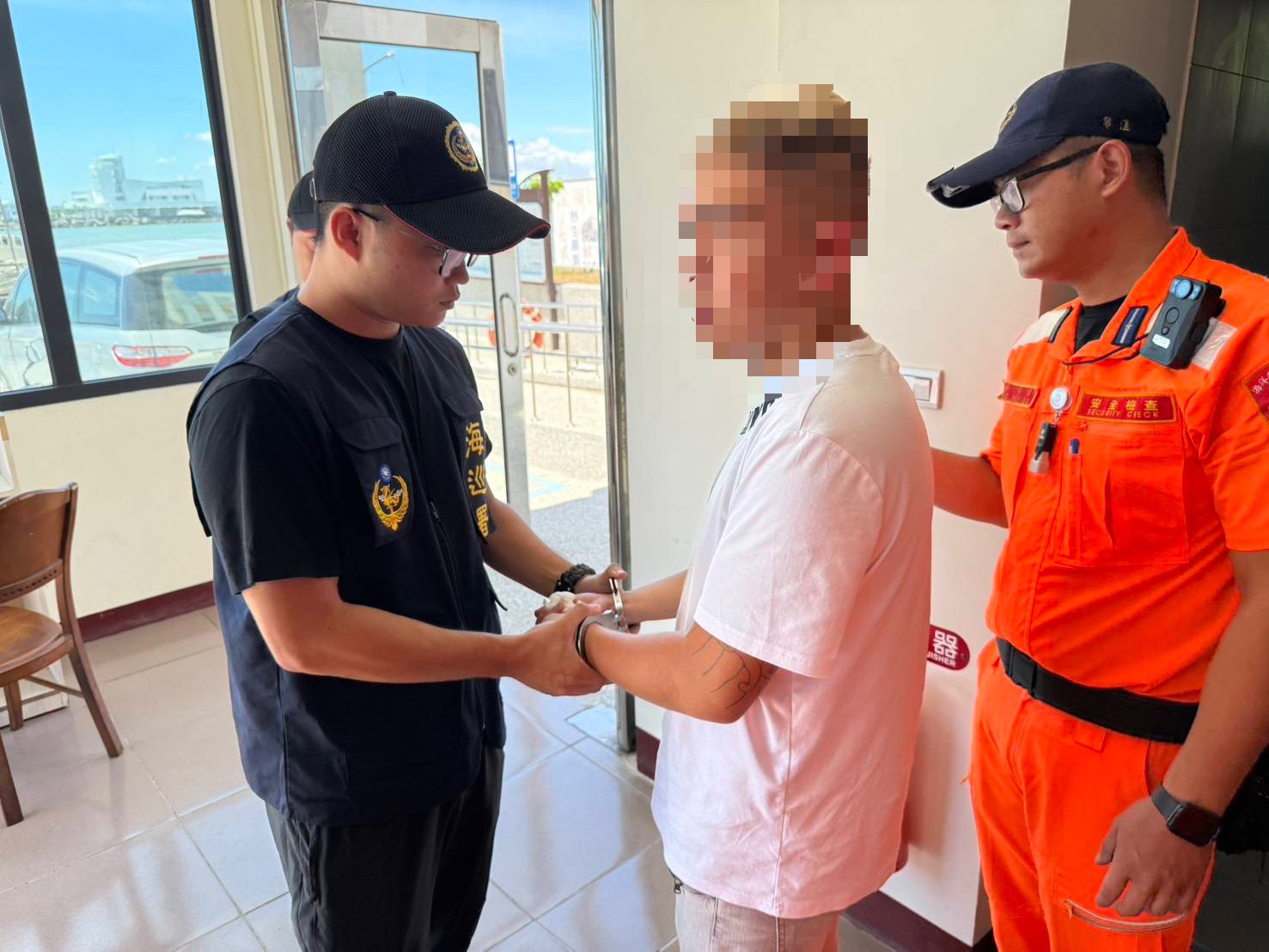 東琉線赫見竊盜通緝犯  海巡把關依法緝捕歸案