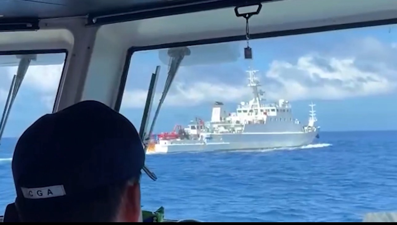 中國科研船闖入我國水域 海巡強勢驅離迫使科研船轉向航離