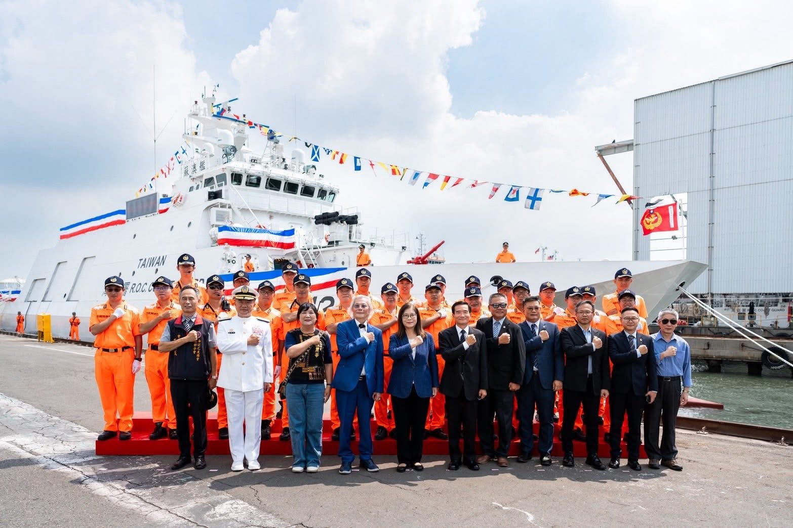 蘇澳艦交船、蘭嶼艦命名下水