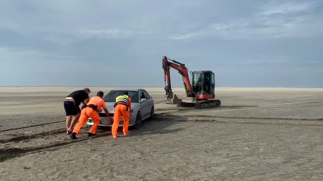 海巡高科技裝備即時救援 週休假期為民服務不打烊