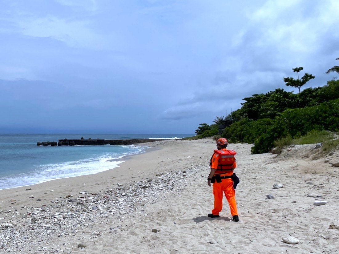 颱風「鳳凰」逼近 海巡提醒民眾勿違法進入公告警戒區 違者將逕行開立舉發單
