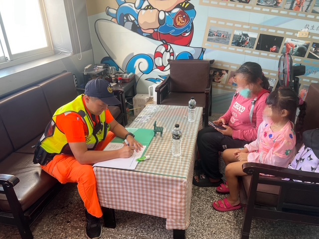 王者之功橋上驚見慌張母子 海巡鷹眼盤查失聯移工現形