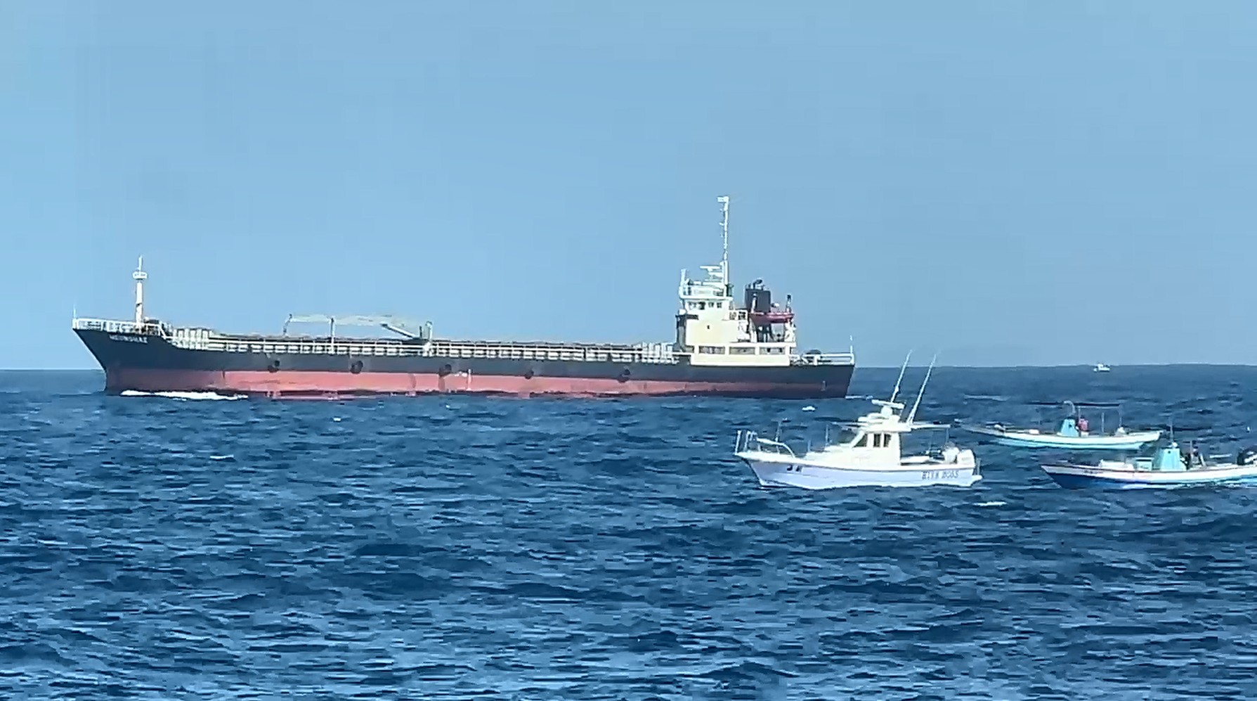 維護海域錨泊秩序　海巡署南部分署與航港局聯手查處滯留船舶