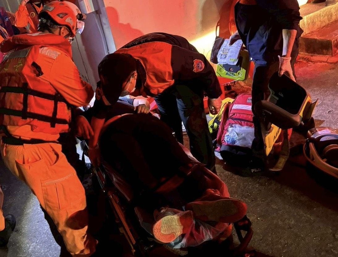 海巡人員聞聲馳援   落海民眾成功救援