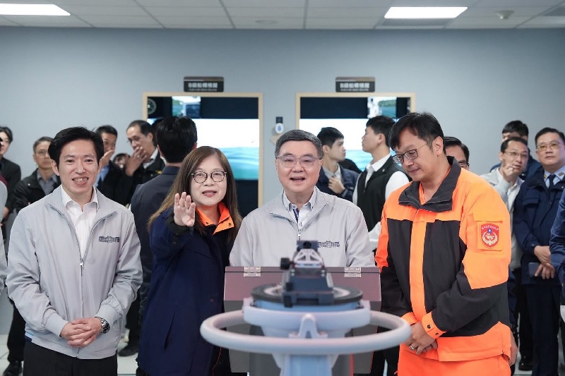 行政院長春節前夕慰勉海巡同仁 肯定全年無休堅守海域安全