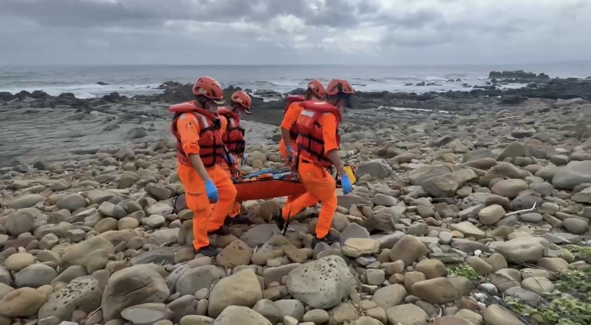 滿州岸際發現疑似失聯潛客  海巡協助家屬圓滿後續