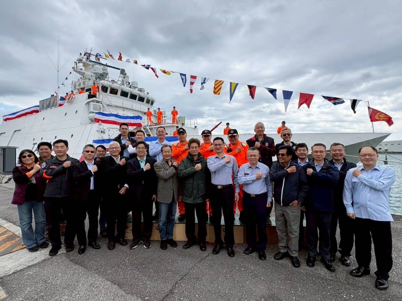 蘭嶼艦祈福啟航