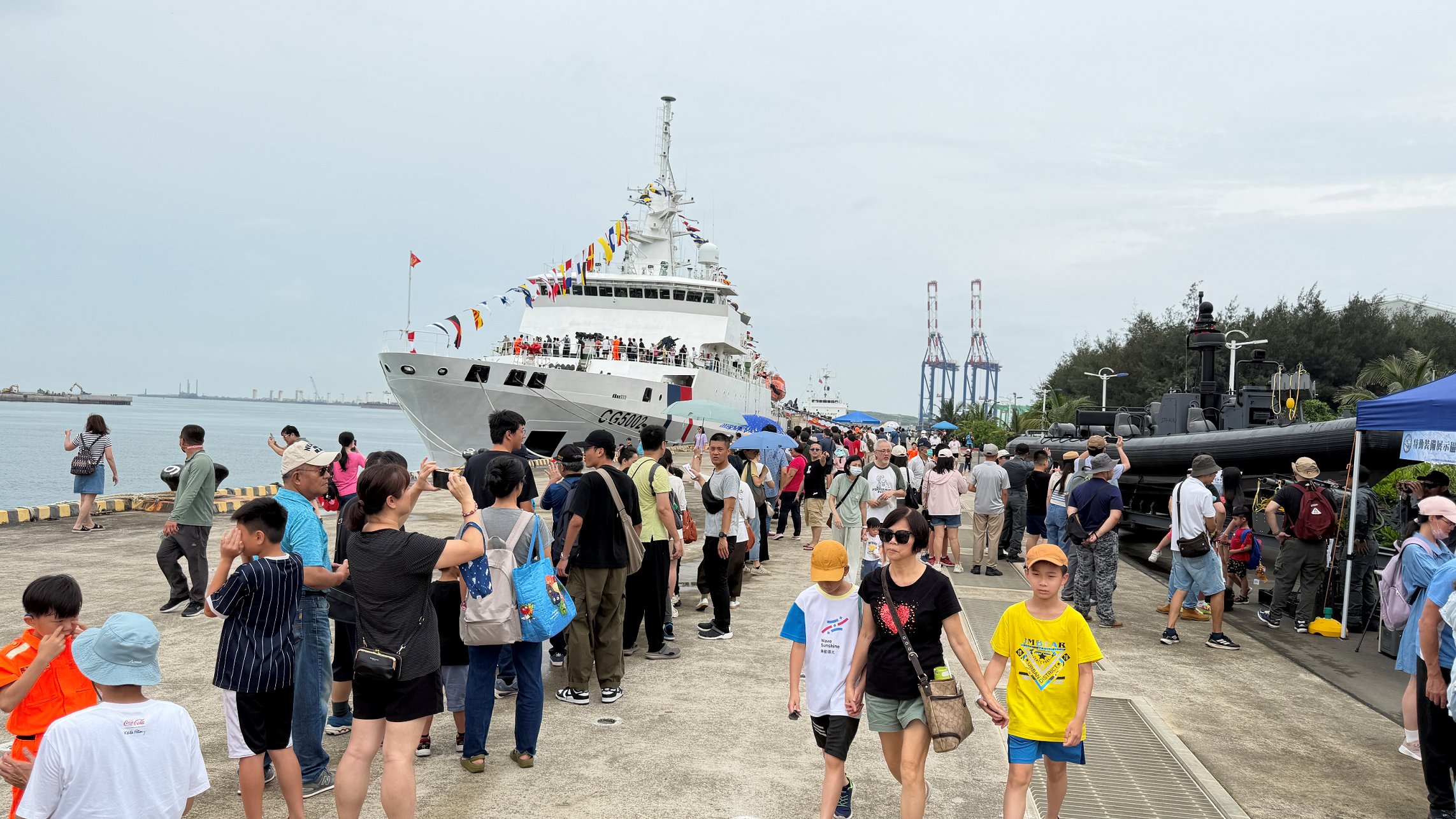 2026國家海洋日擴大慶祝　海巡艦艇各地開放逾萬人登艦同樂