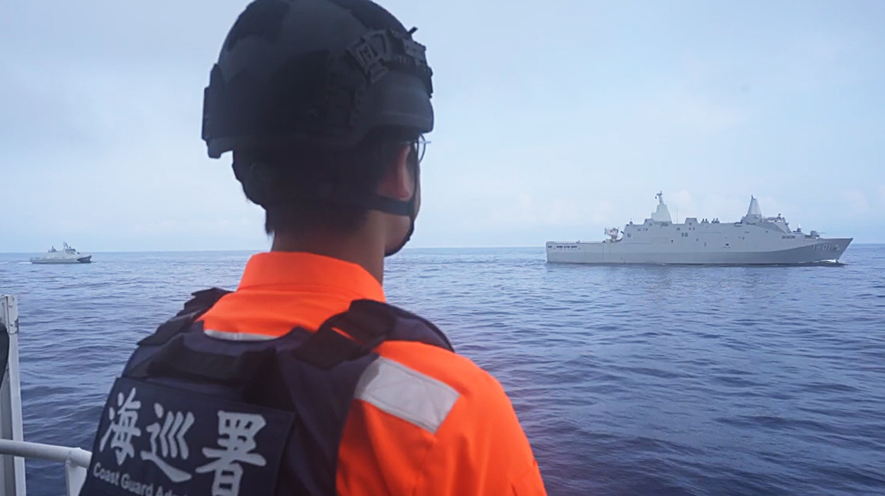 海巡執行漢光42號演習「聯合反封鎖護航」海巡、海軍首次實兵演練海上護送關鍵戰略物資入港