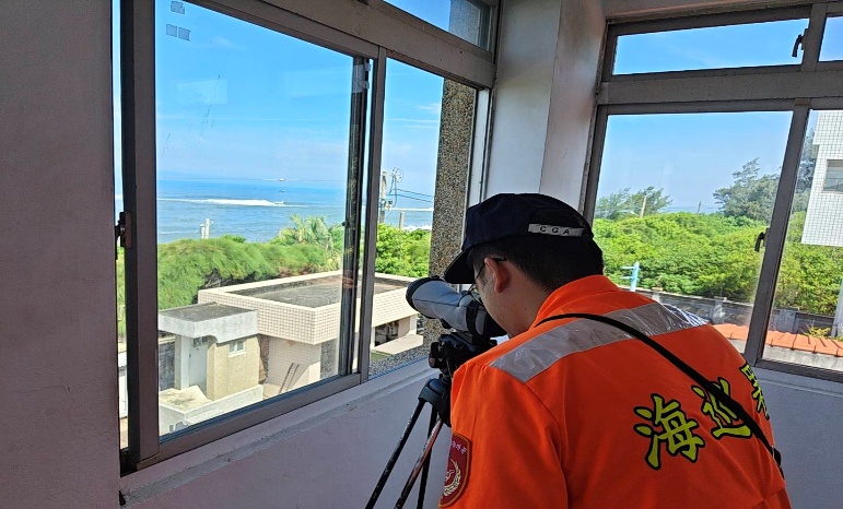 鷹眼驚見漁船翻覆　火速通報化險為夷
