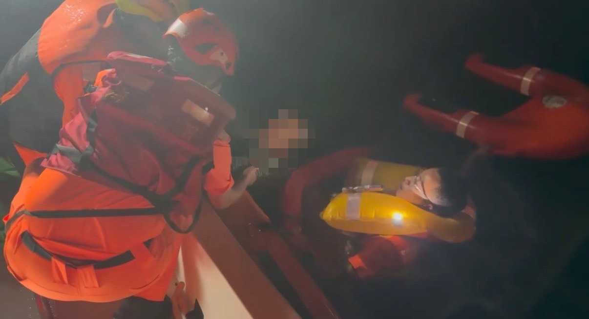安平漁港呼救聲傳　海巡動員全力救援