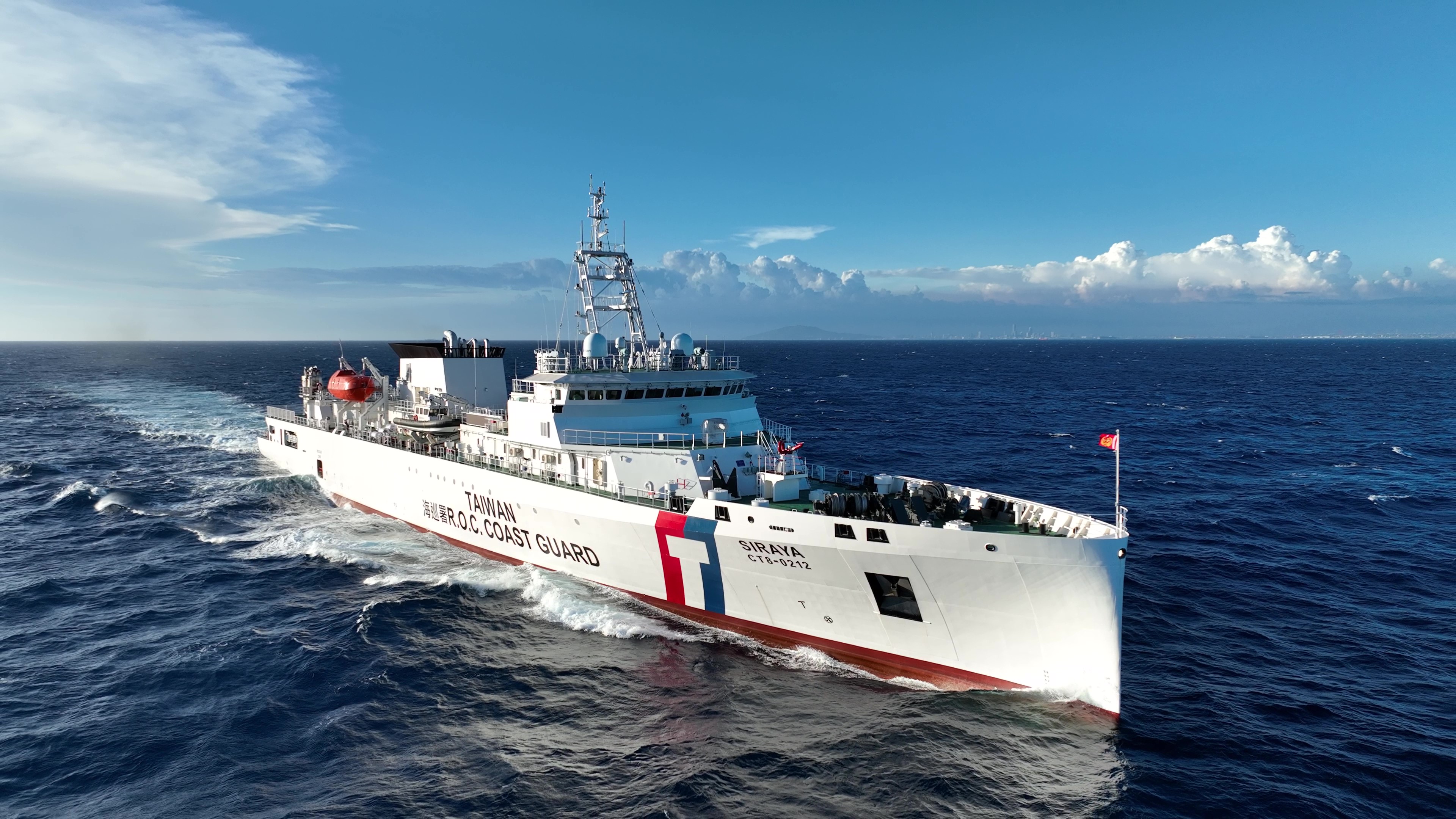 針對媒體報導「海巡千億造艦，陷無港無人窘境」一事，海巡署指出，相關艦艇建造、碼頭調度及海勤人力均依期程循序漸進、同步推動配套措施，人力配置及碼頭泊靠正常，辦理情形說明如下：