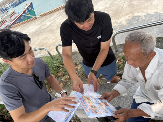偵防分署8月7日屏東查緝隊於枋寮漁港實施海巡服務專線118及預防犯罪宣導。