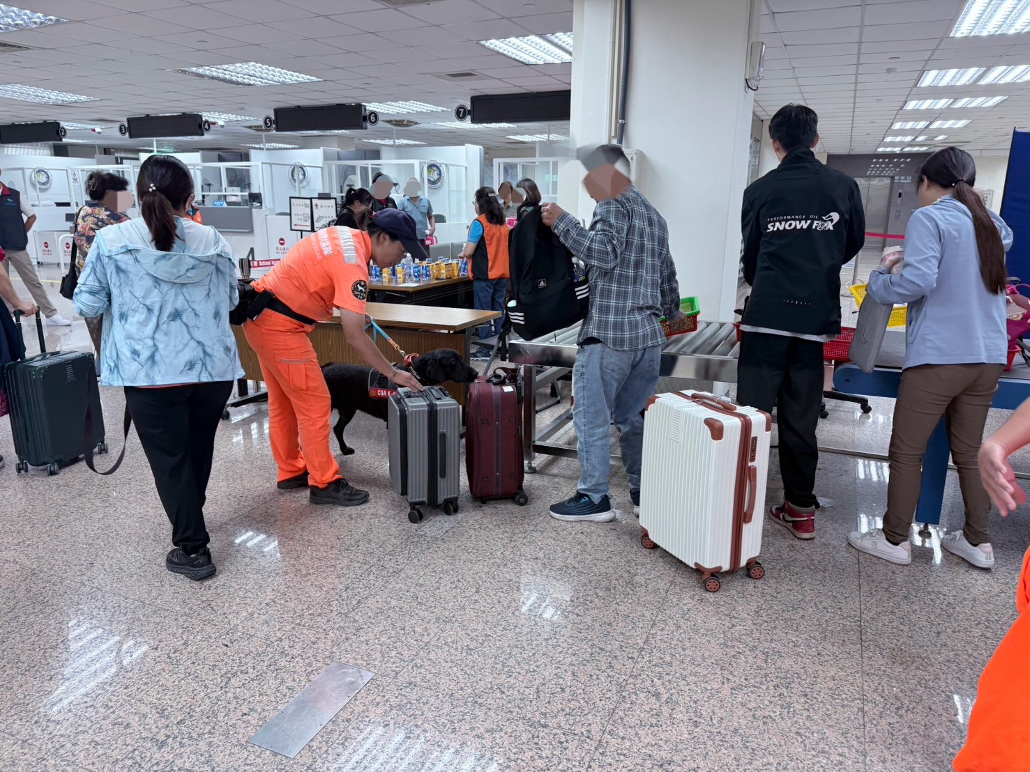 跨機關聯手護國境！中秋金門快輪安全檢查 海巡警航聯合出擊