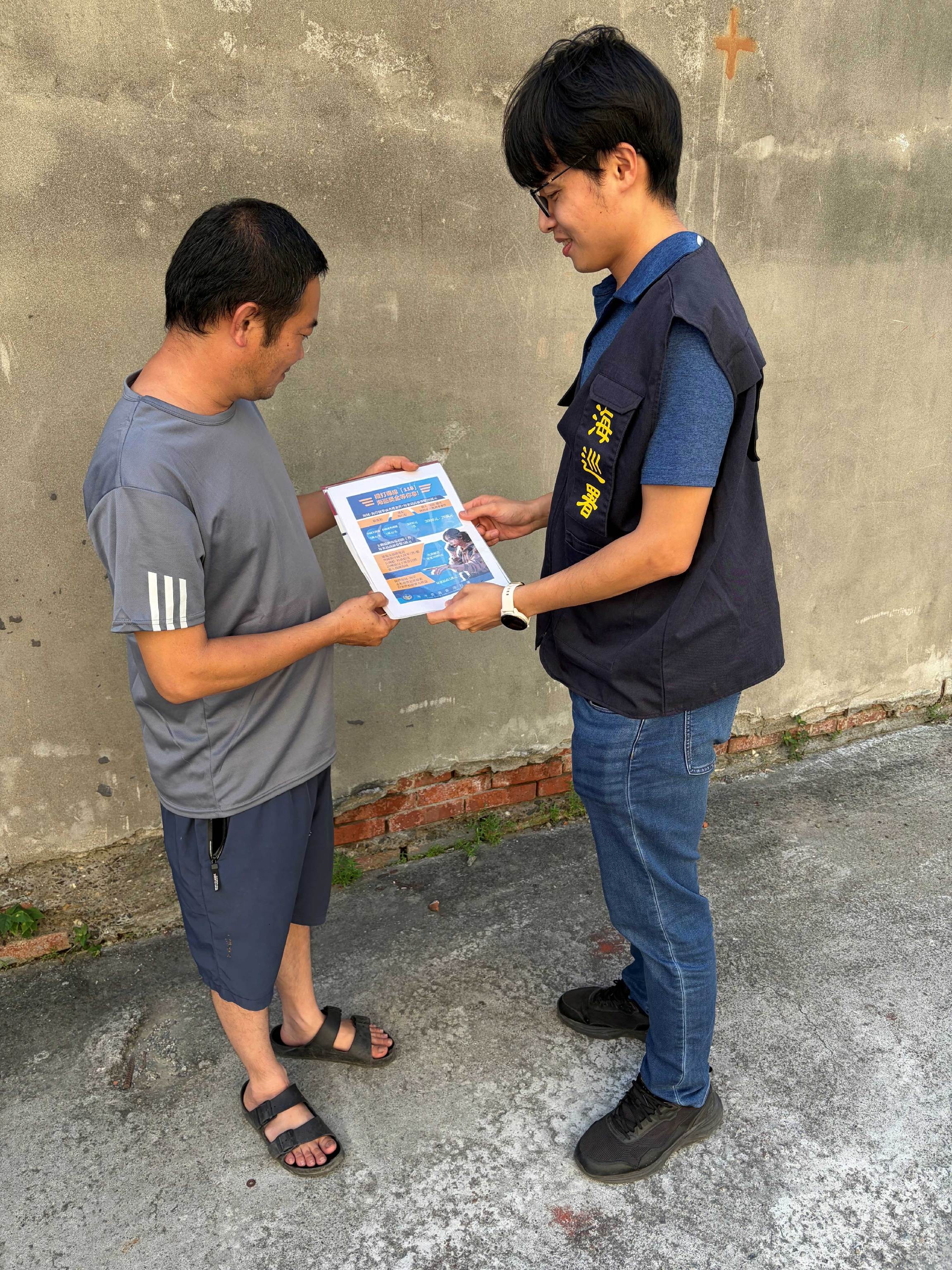 偵防分署9月15日雲林查緝隊於麥寮鄉實施海巡服務專線118及預防犯罪宣導。